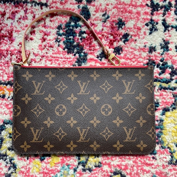 Louis Vuitton Handbags - Neverfull Pochette